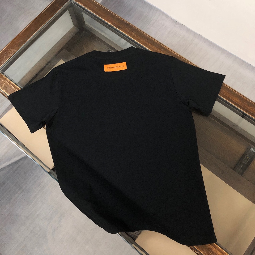 Louis Vuitton T-Shirt Style 025 detail view 4