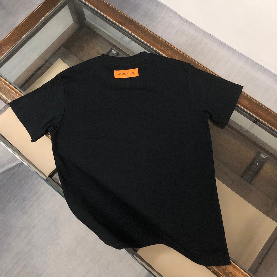 Louis Vuitton T-Shirt Style 027 detail view 4