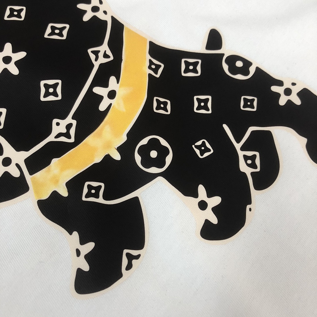 Louis Vuitton T-Shirt Style 028 detail view 2