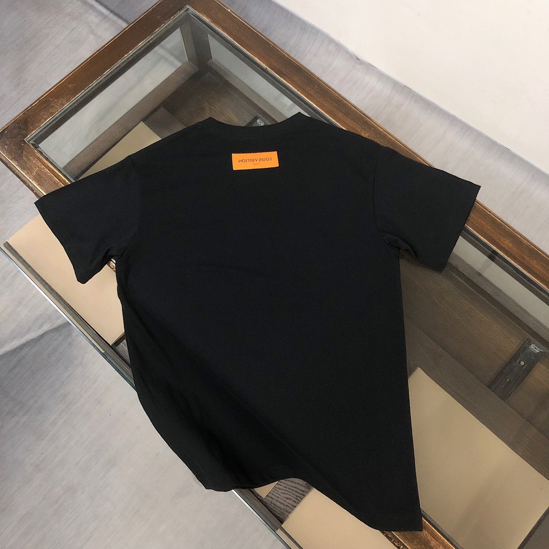 Louis Vuitton T-Shirt Style 031 detail view 4