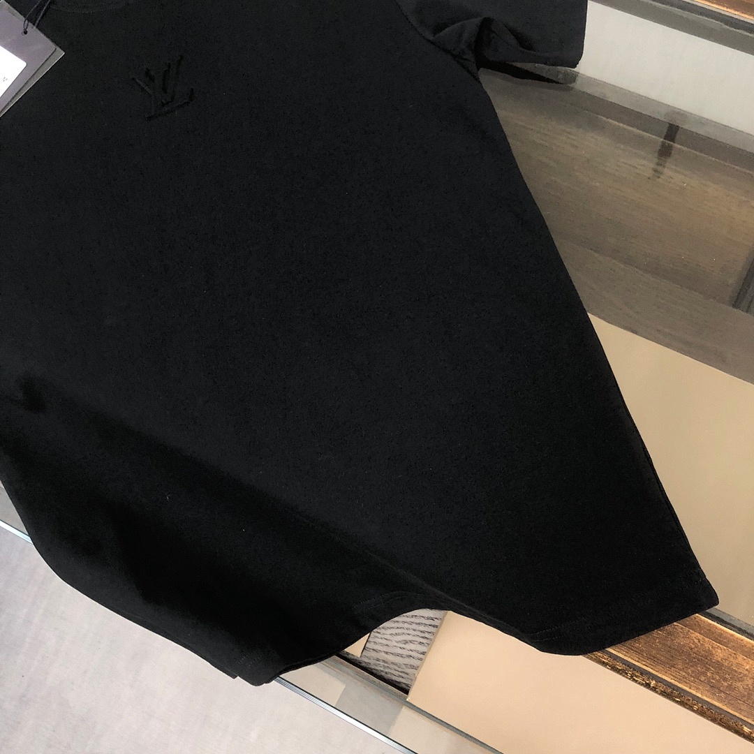 Louis Vuitton T-Shirt Style 031 detail view 5