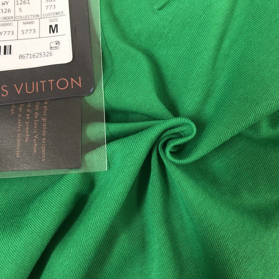Louis Vuitton T-Shirt Style 034 detail view 1