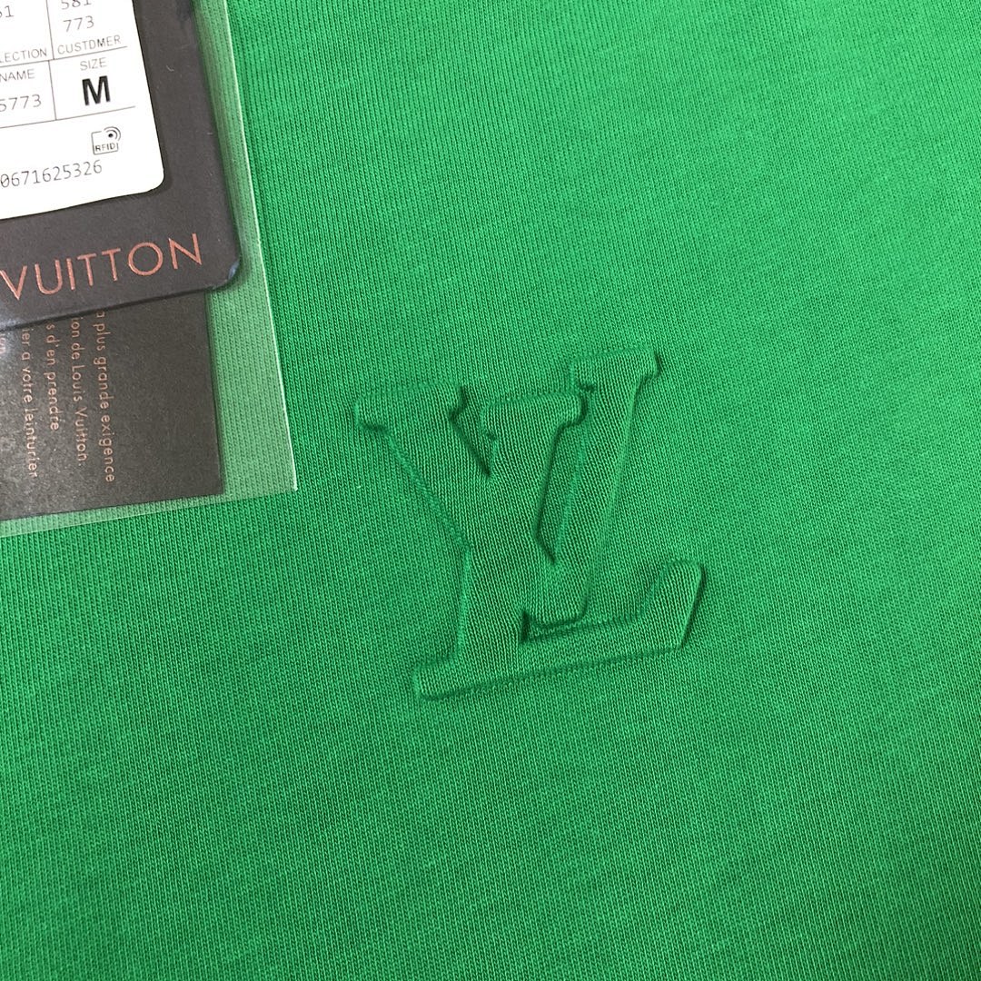 Louis Vuitton T-Shirt Style 034 detail view 3