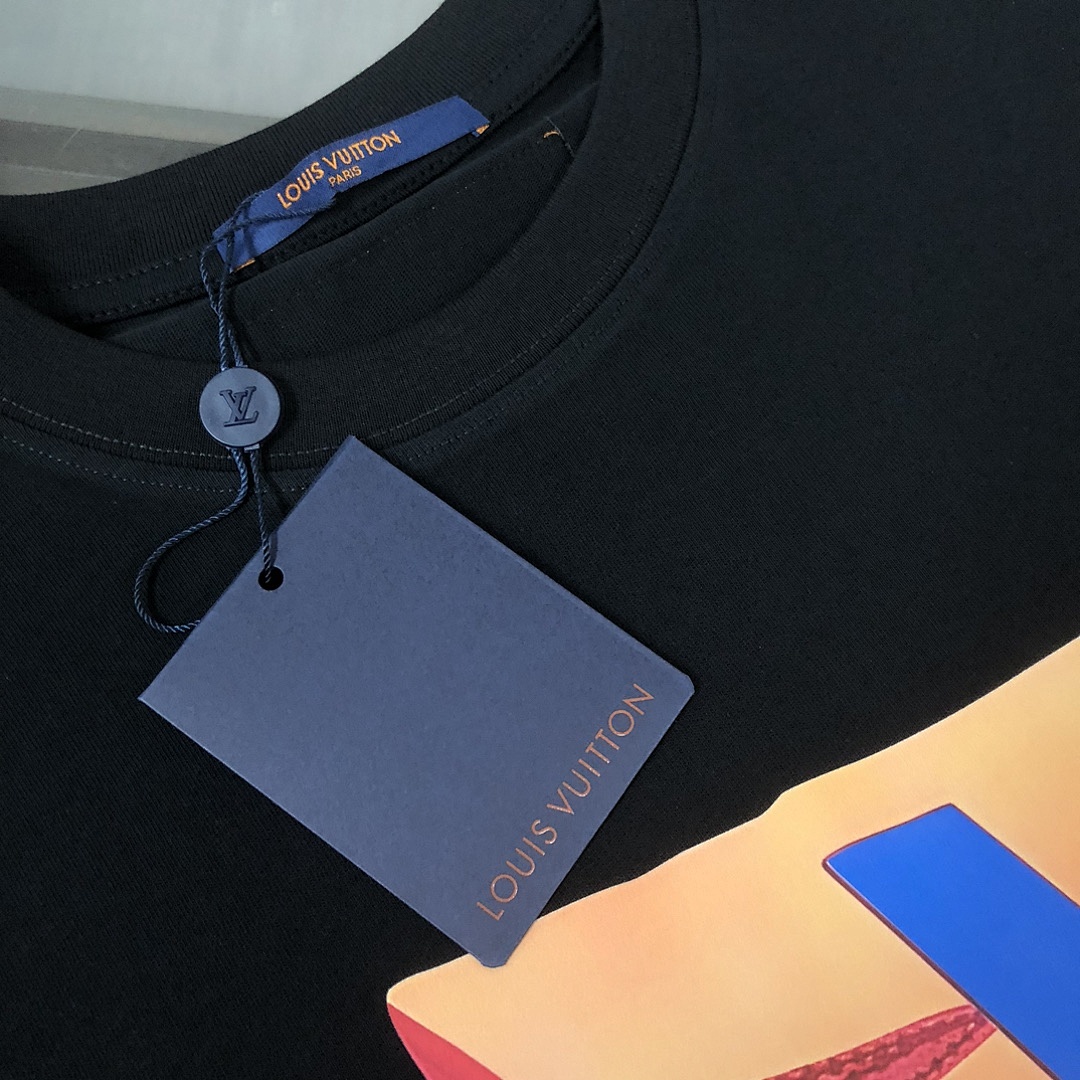 Louis Vuitton T-Shirt Style 035 detail view 5