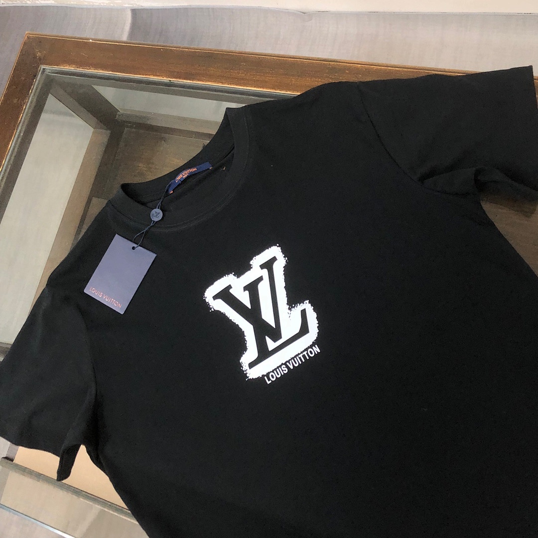 Louis Vuitton T-Shirt Style 037 detail view 6