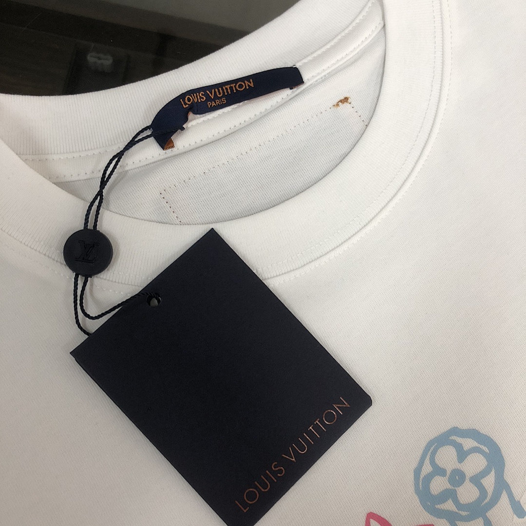 Louis Vuitton T-Shirt Style 038 detail view 2
