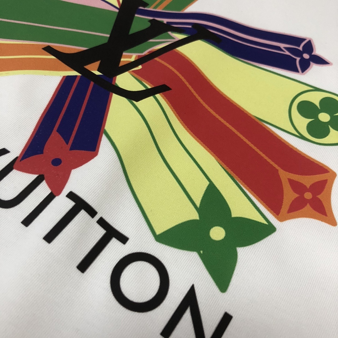 Louis Vuitton T-Shirt Style 040 detail view 1