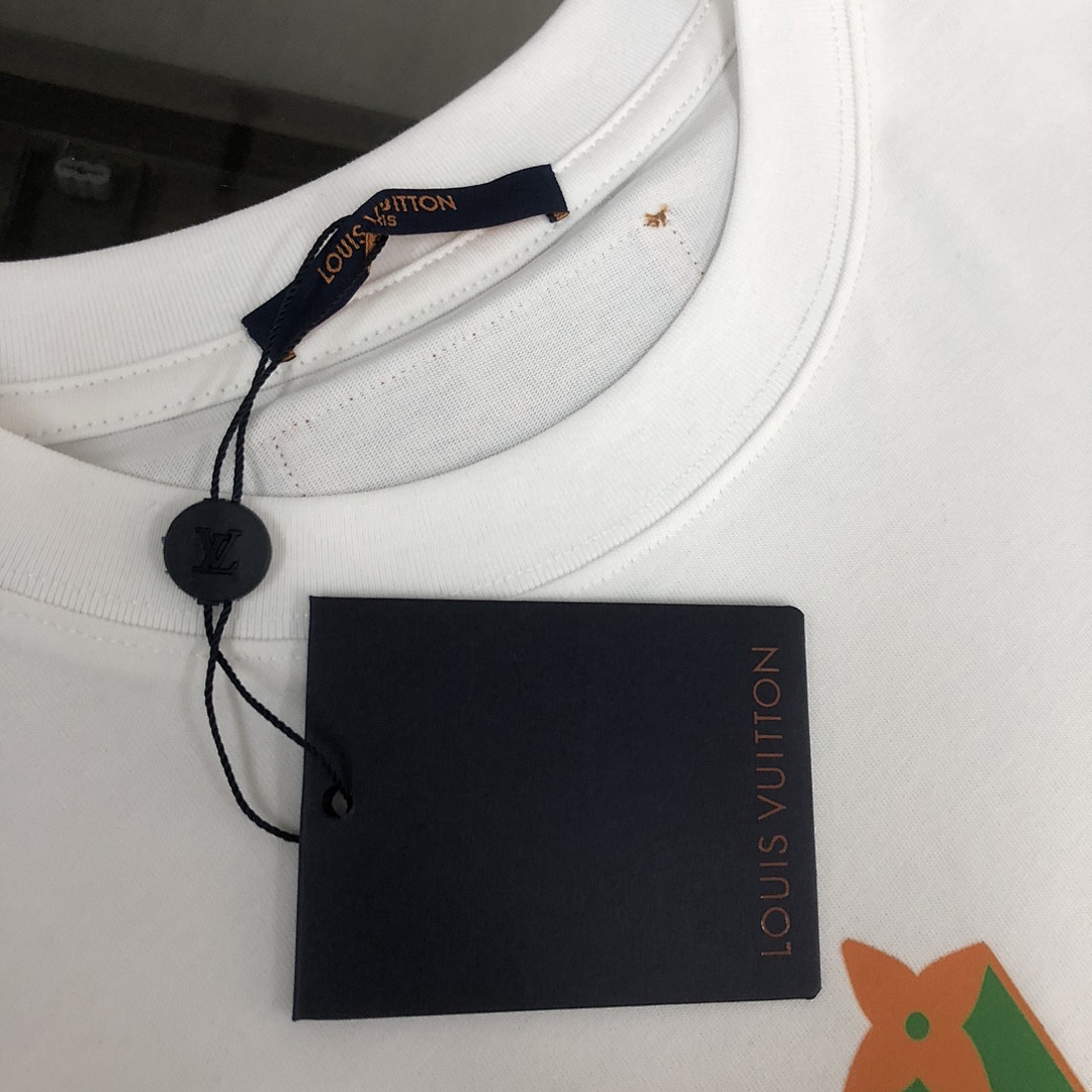 Louis Vuitton T-Shirt Style 040 detail view 6