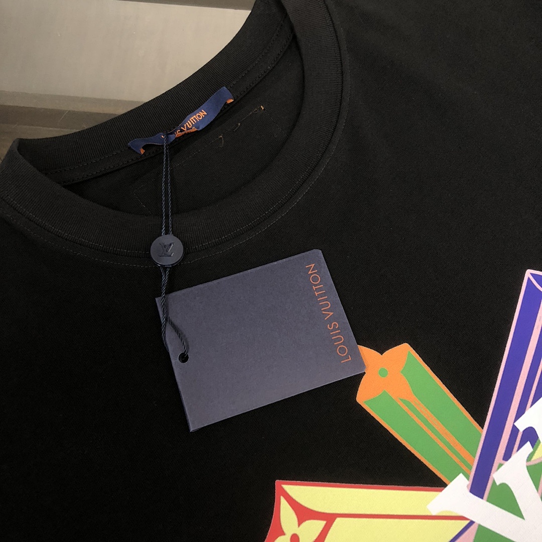Louis Vuitton T-Shirt Style 041 detail view 6