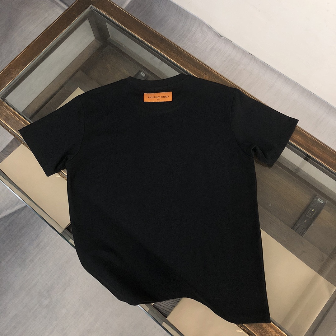 Louis Vuitton T-Shirt Style 043 detail view 5