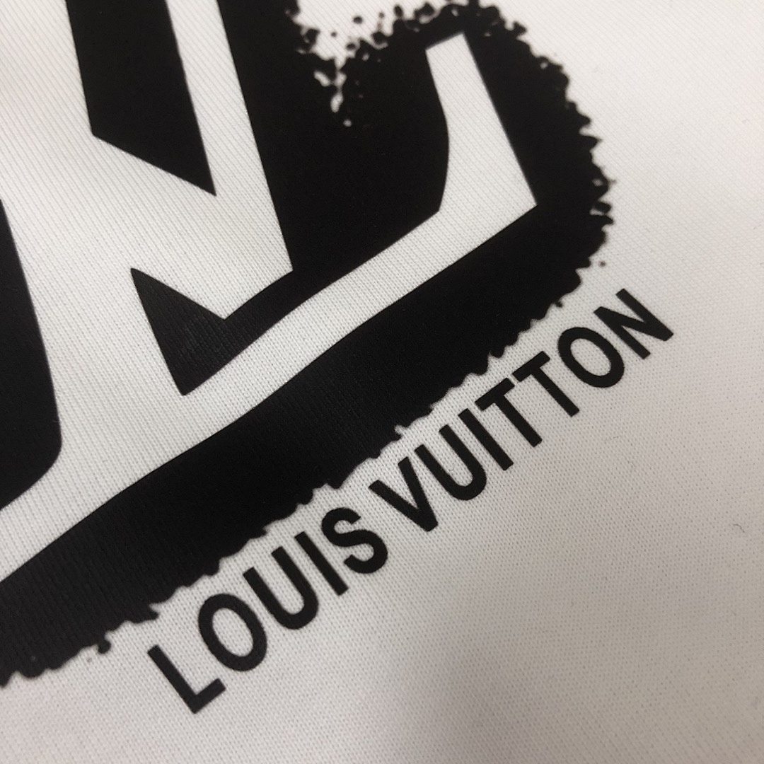 Louis Vuitton T-Shirt Style 044 detail view 3