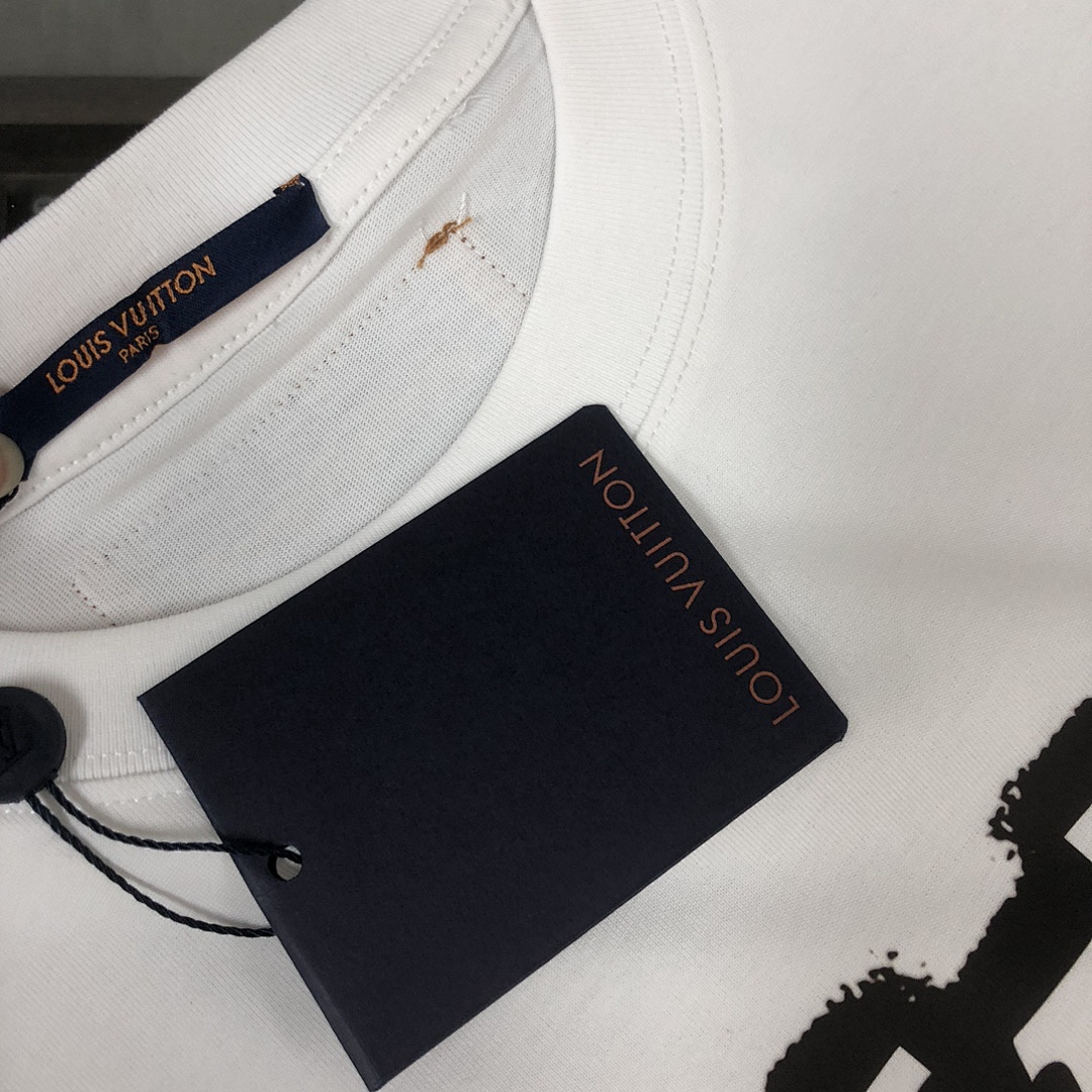 Louis Vuitton T-Shirt Style 044 detail view 4