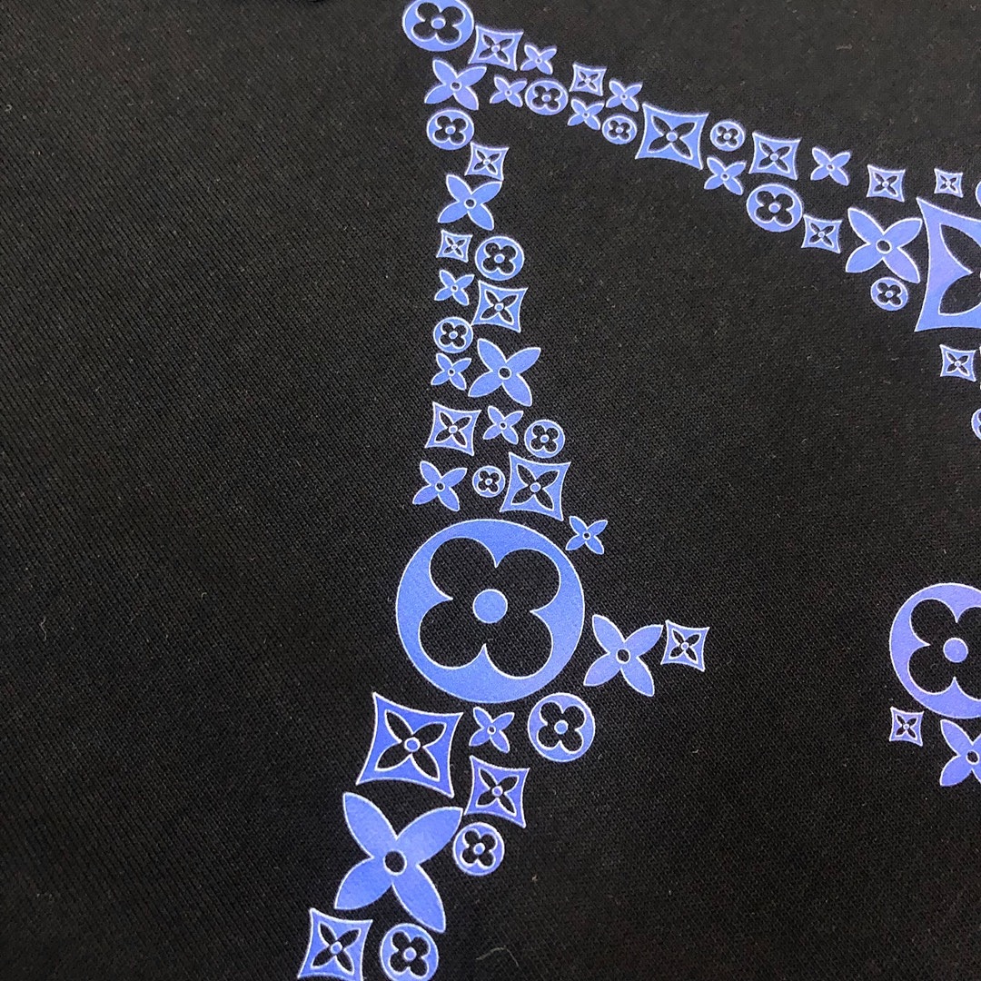 Louis Vuitton T-Shirt Style 045 detail view 1
