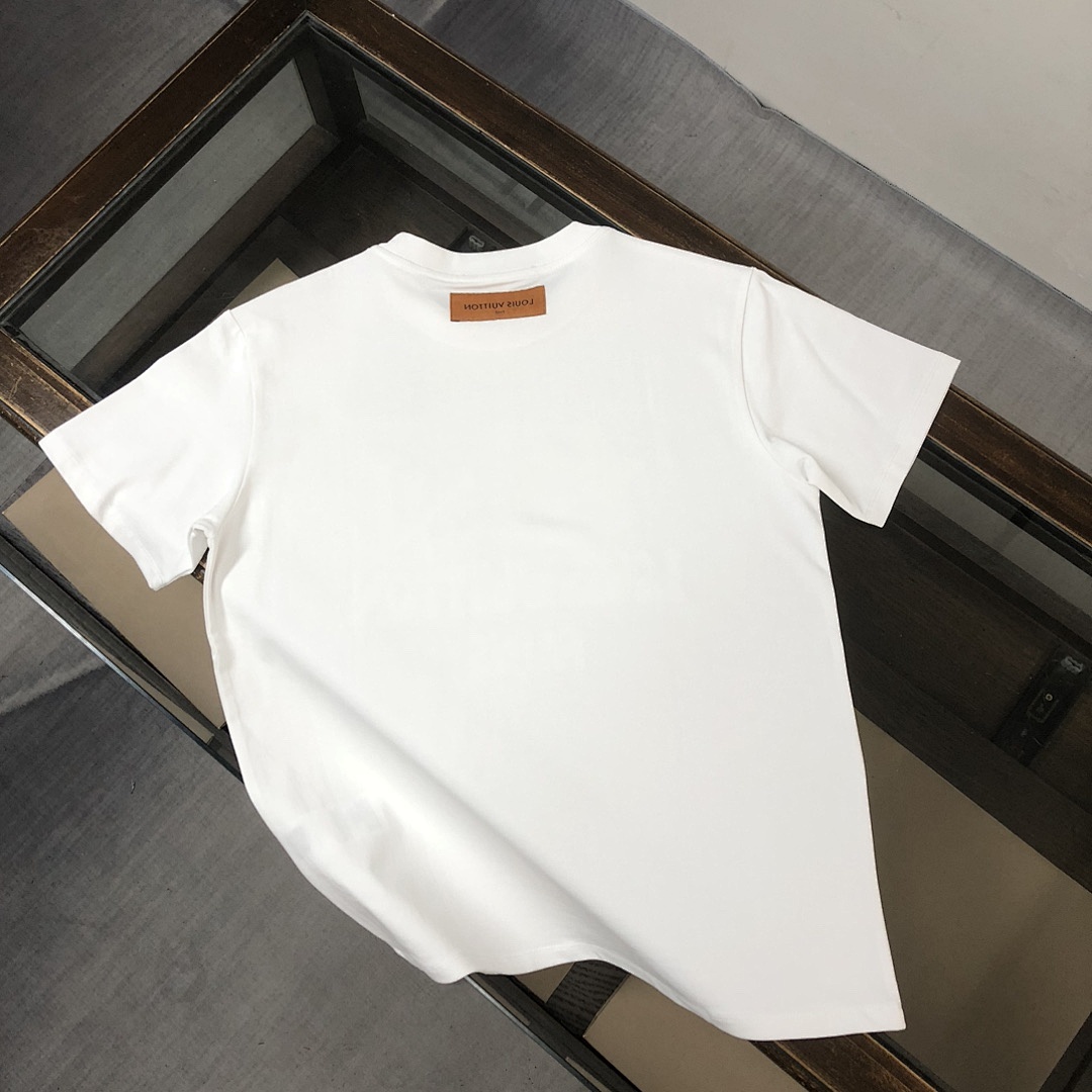 Louis Vuitton T-Shirt Style 048 detail view 5