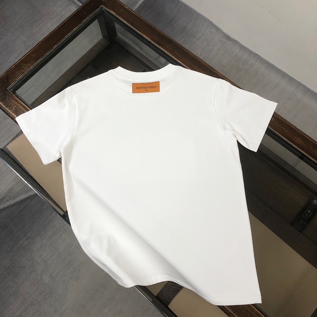 Louis Vuitton T-Shirt Style 050 detail view 5