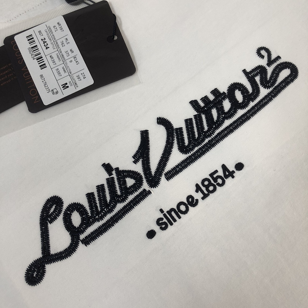 Louis Vuitton T-Shirt Style 053 detail view 2