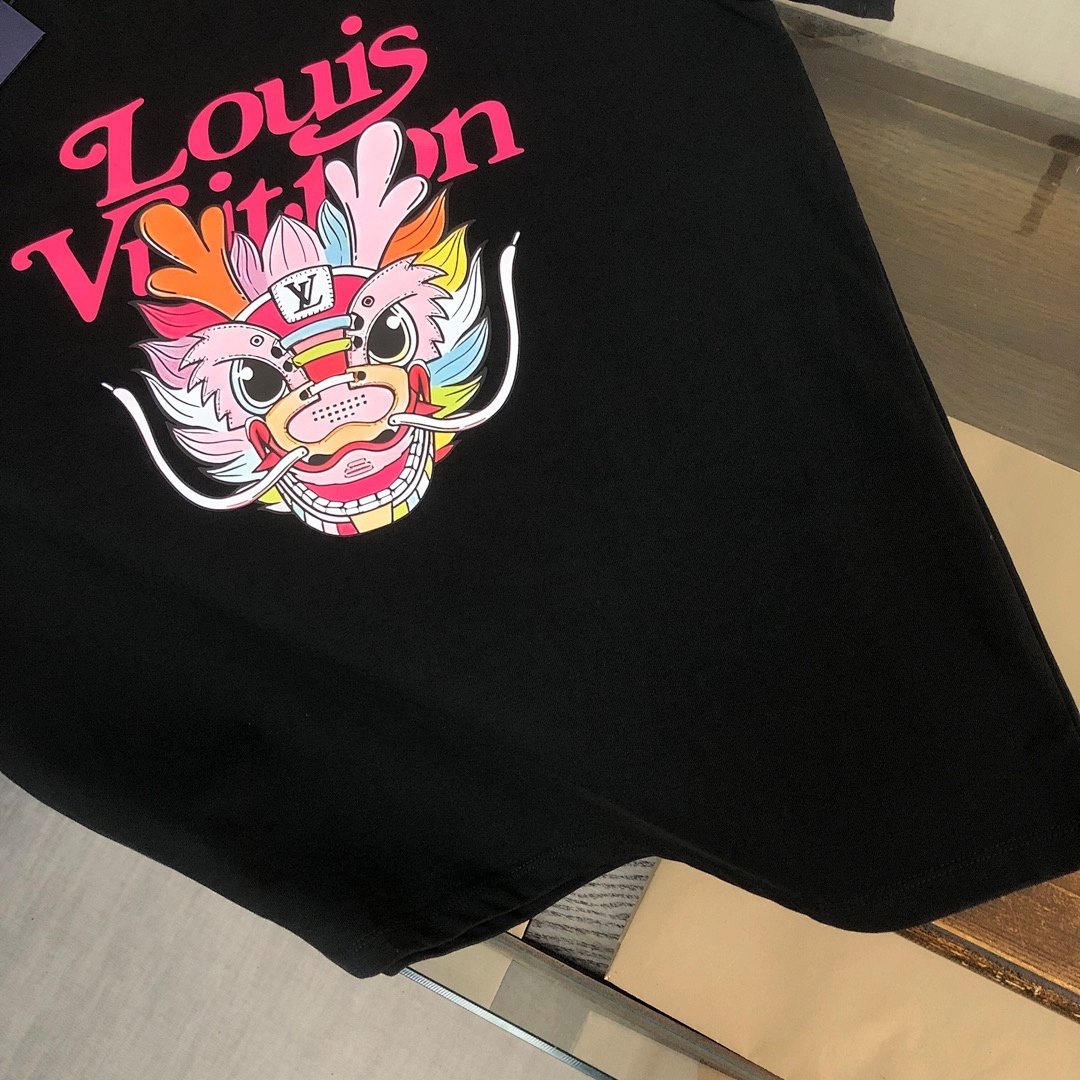 Louis Vuitton T-Shirt Style 055 detail view 2
