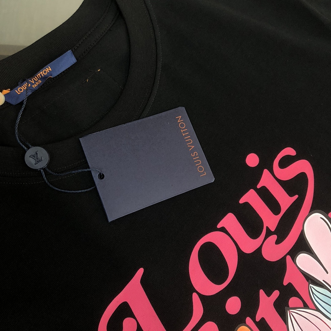 Louis Vuitton T-Shirt Style 055 detail view 4