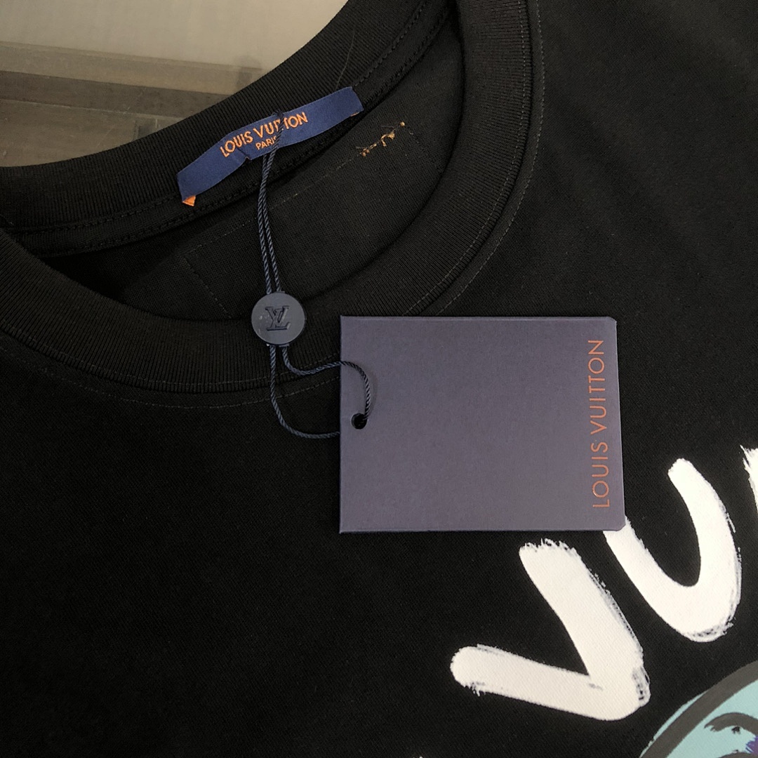 Louis Vuitton T-Shirt Style 058 detail view 3