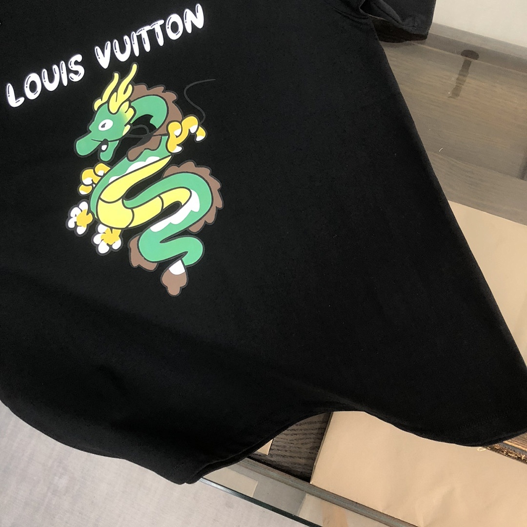 Louis Vuitton T-Shirt Style 060 detail view 5