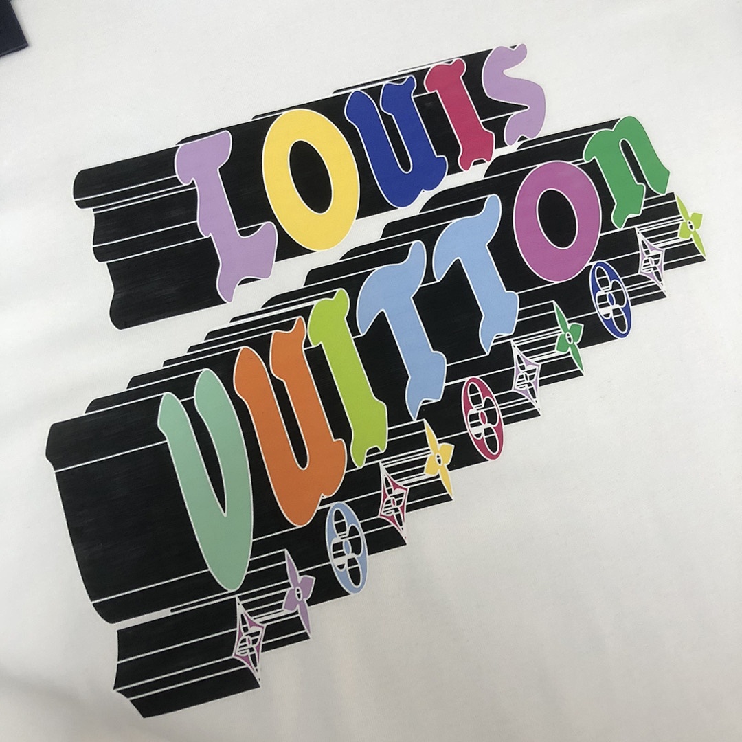 Louis Vuitton T-Shirt Style 061 detail view 2