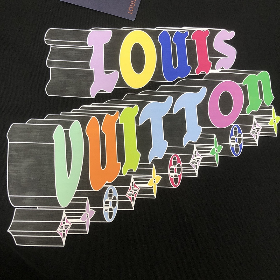 Louis Vuitton T-Shirt Style 062 detail view 3