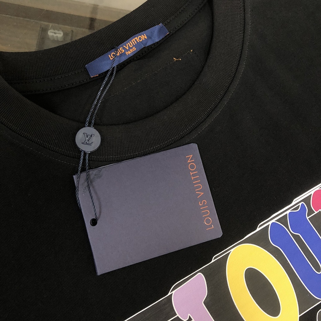 Louis Vuitton T-Shirt Style 062 detail view 4