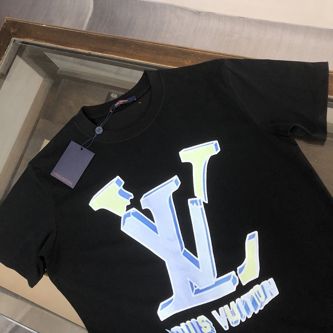 Louis Vuitton T-Shirt Style 063 detail view 6
