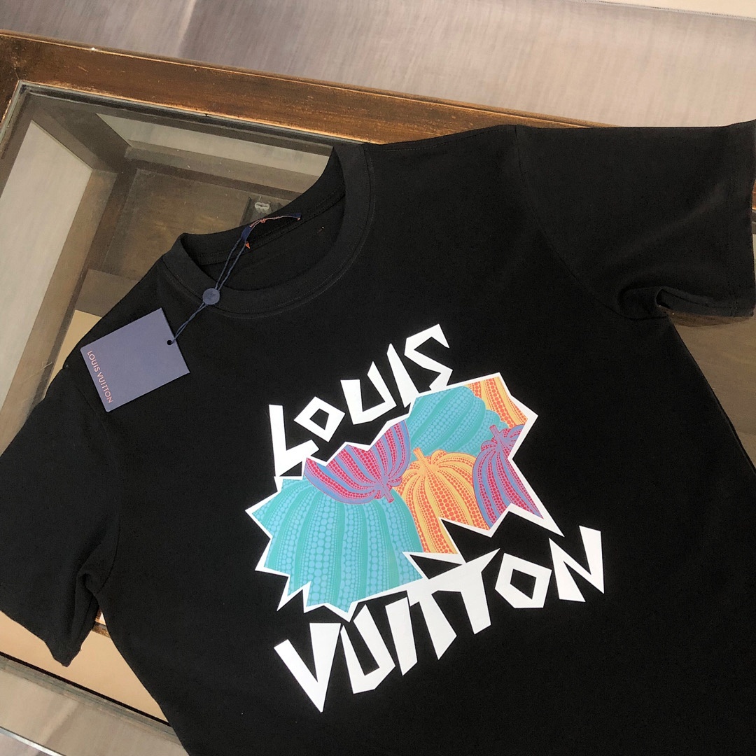 Louis Vuitton T-Shirt Style 065 detail view 4