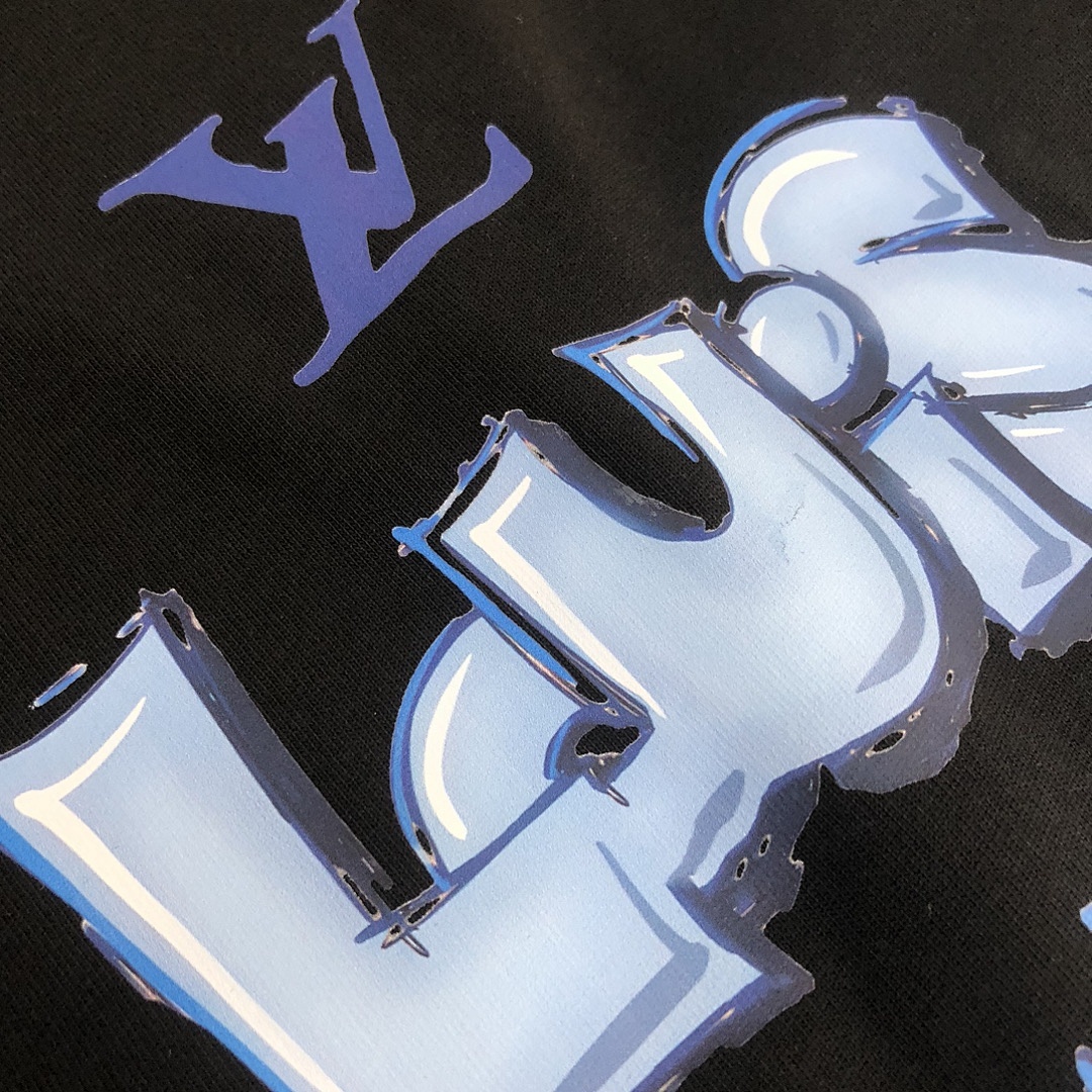 Louis Vuitton T-Shirt Style 069 detail view 1