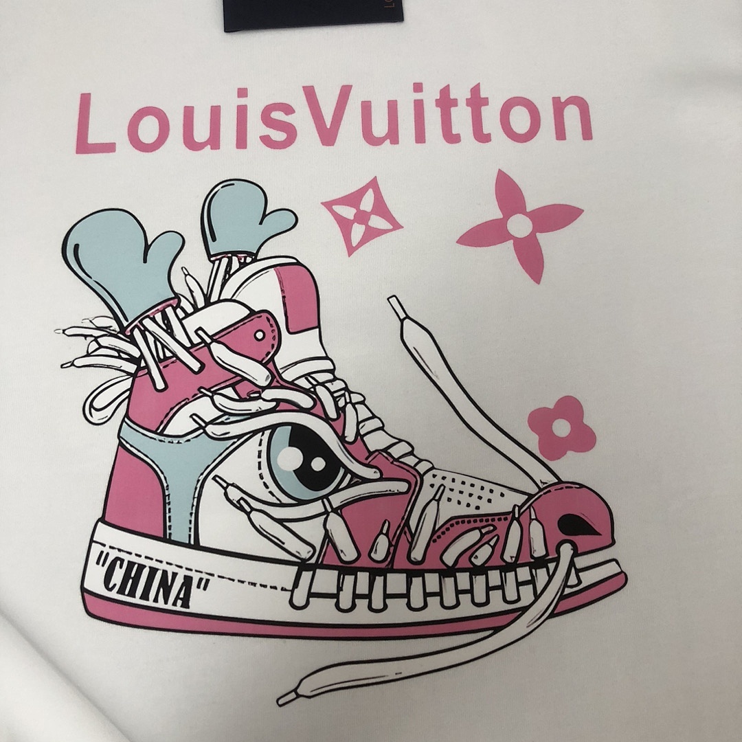 Louis Vuitton T-Shirt Style 070 detail view 3