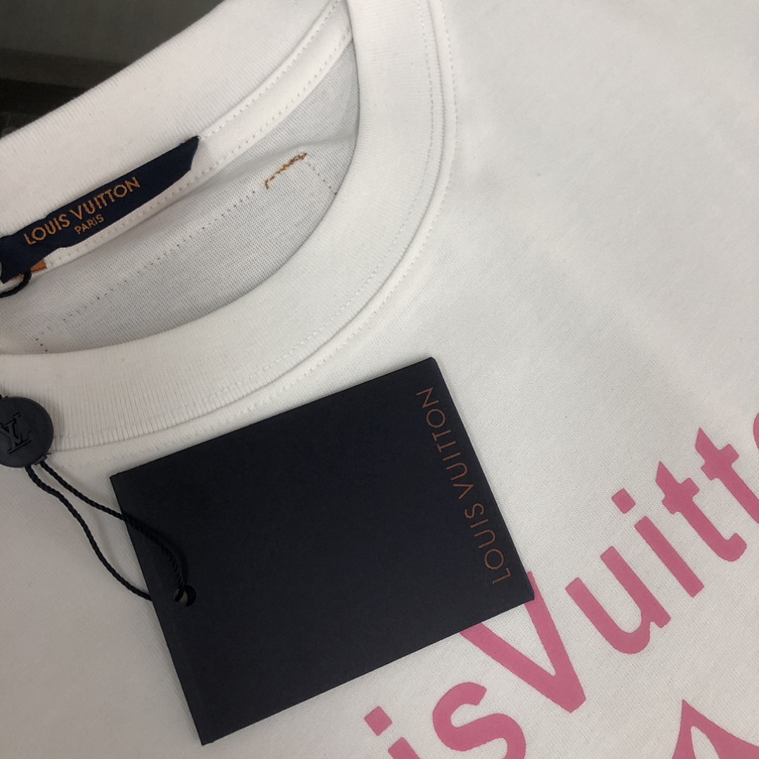 Louis Vuitton T-Shirt Style 070 detail view 4