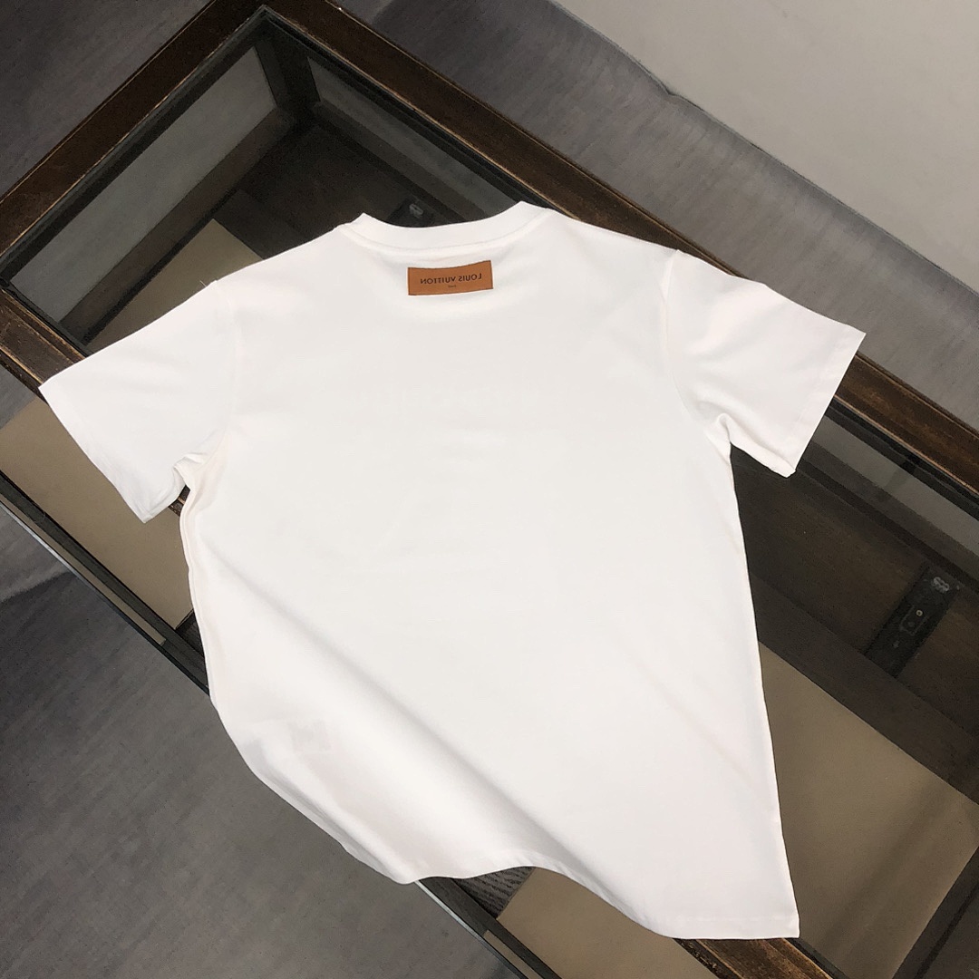 Louis Vuitton T-Shirt Style 070 detail view 6