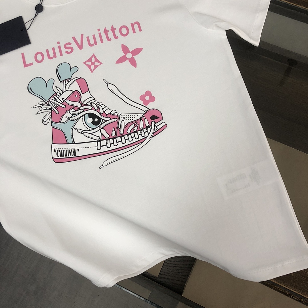 Louis Vuitton T-Shirt Style 070 detail view 7