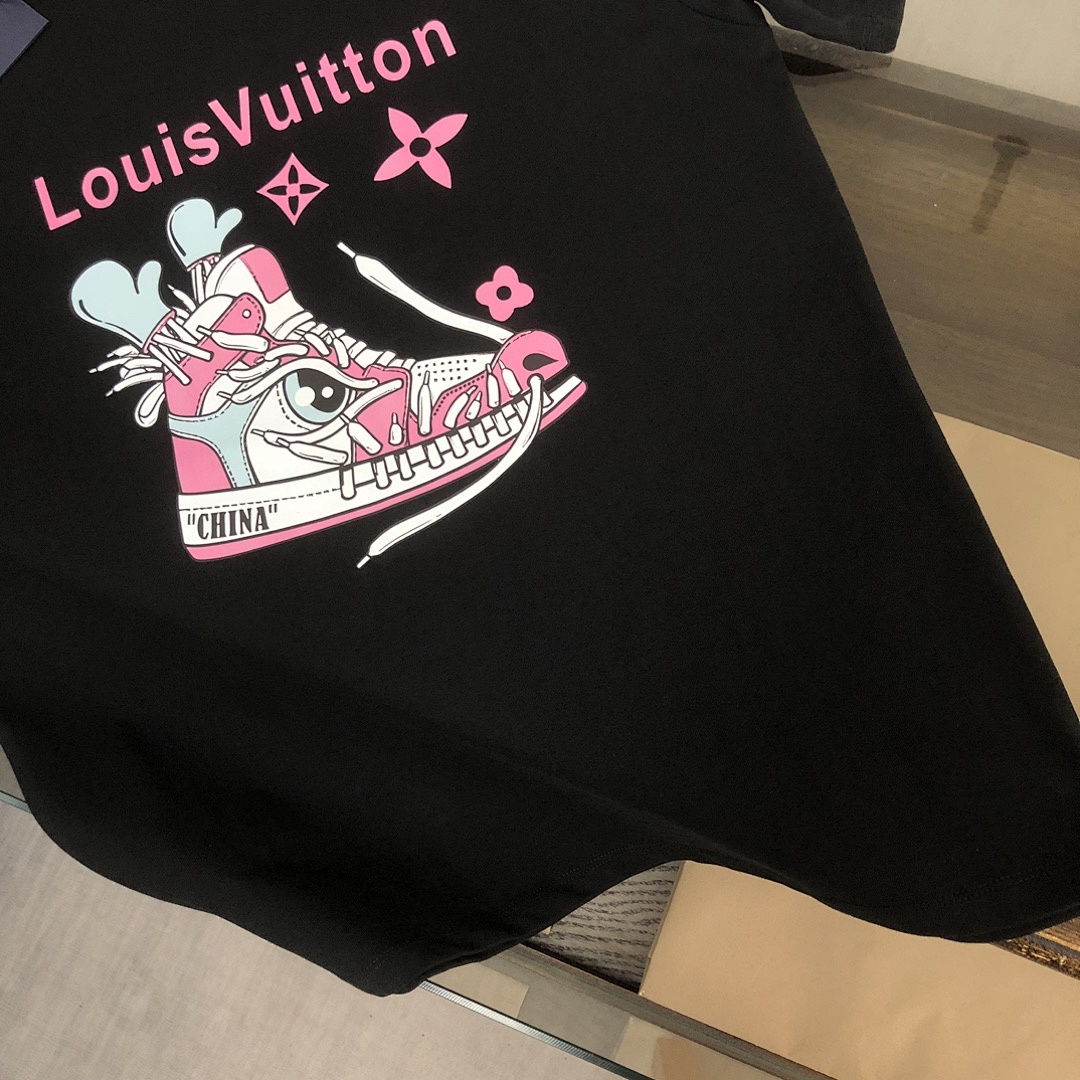 Louis Vuitton T-Shirt Style 071 detail view 5