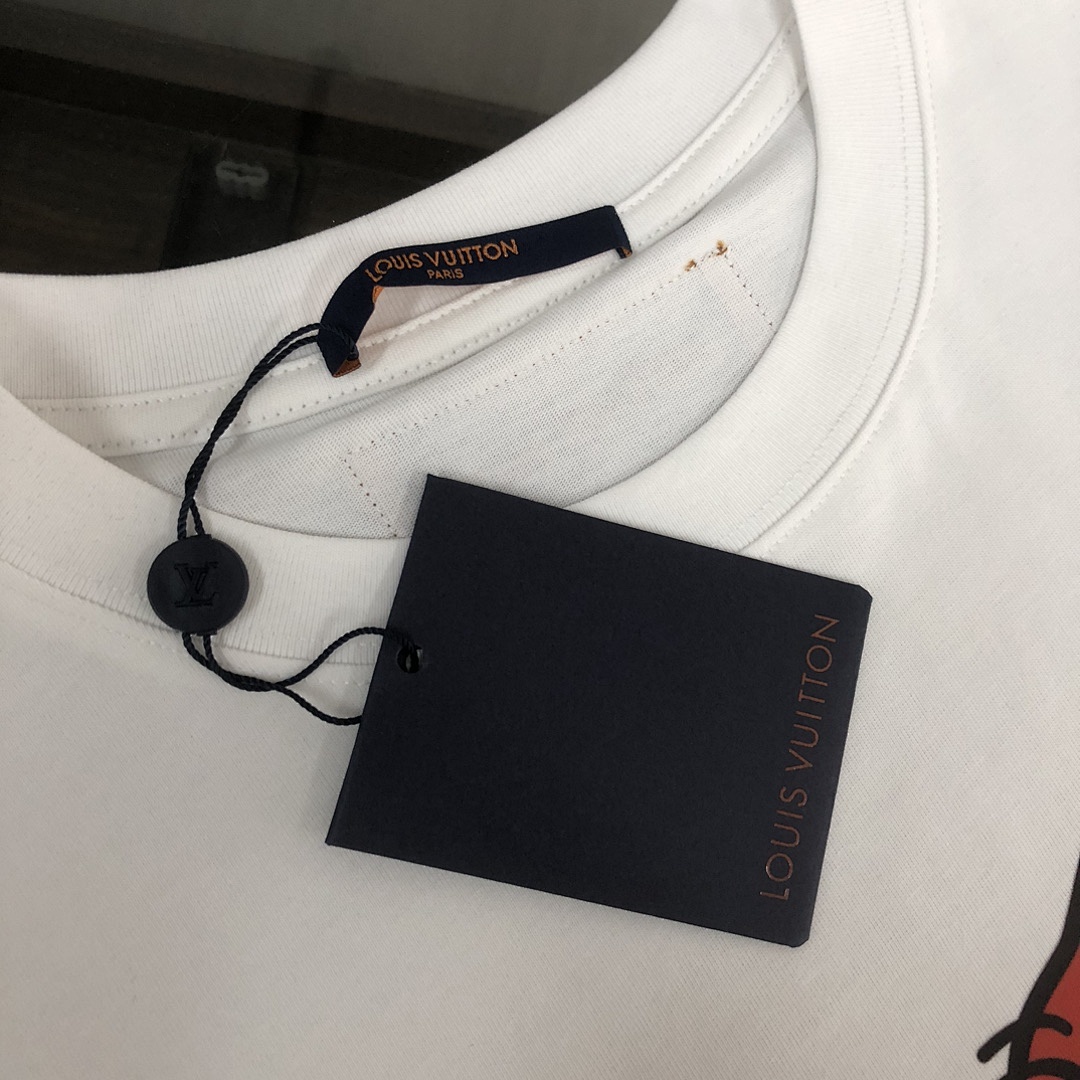Louis Vuitton T-Shirt Style 072 detail view 4