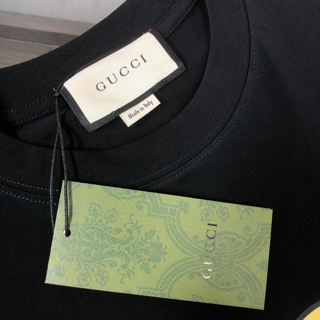 Gucci T-Shirt Style 022 detail view 2