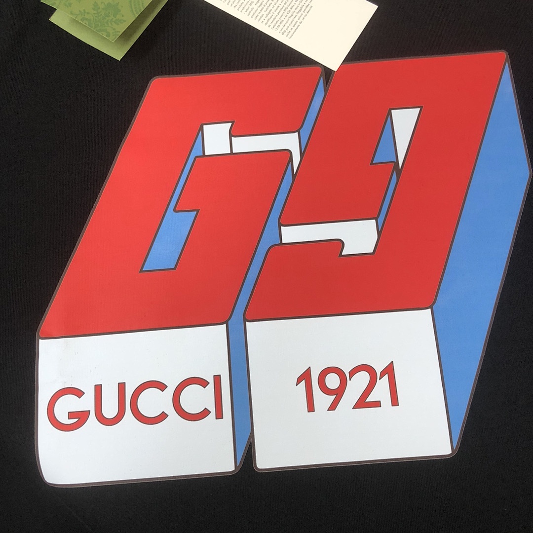 Gucci T-Shirt Style 103 detail view 4