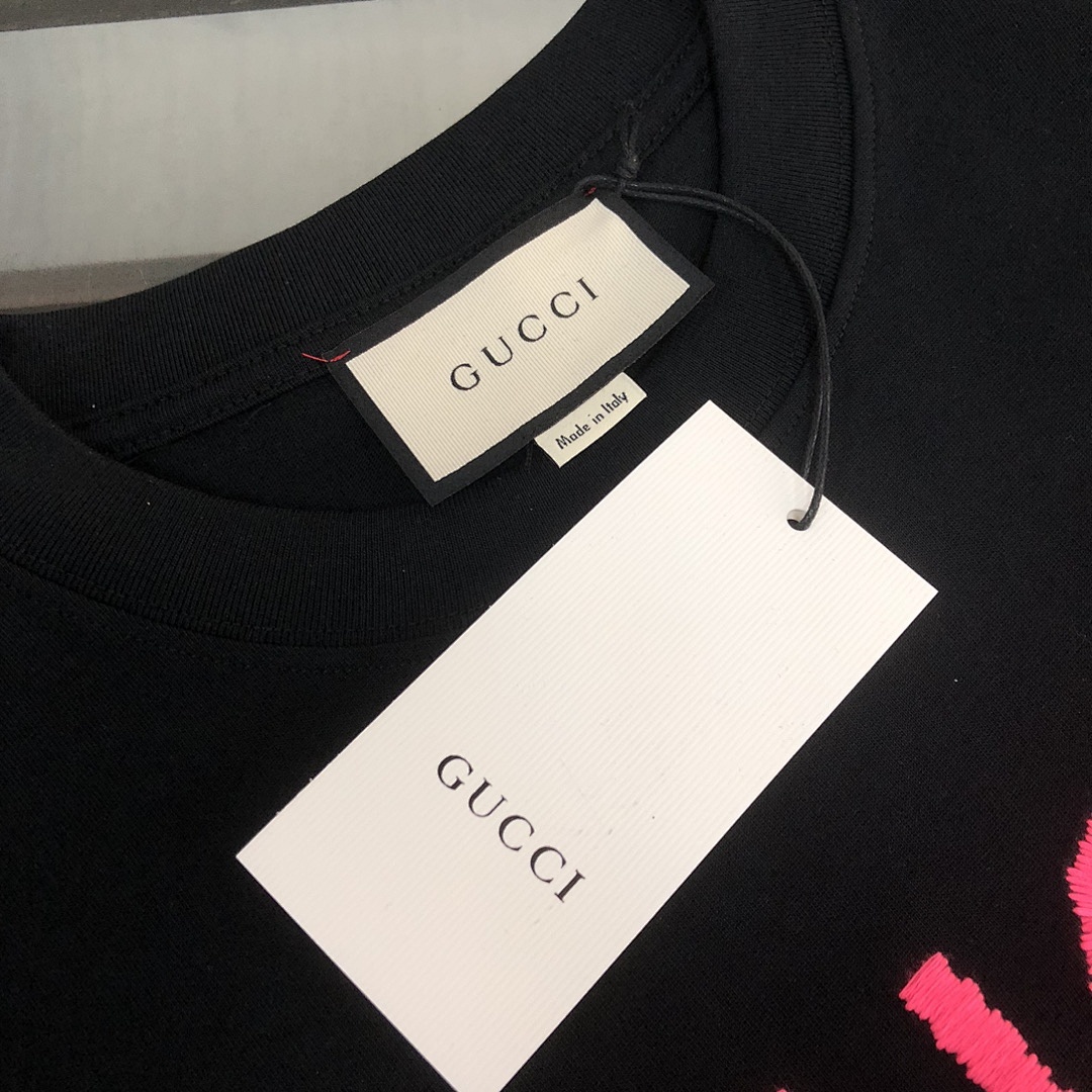 Gucci T-Shirt Style 108 detail view 4