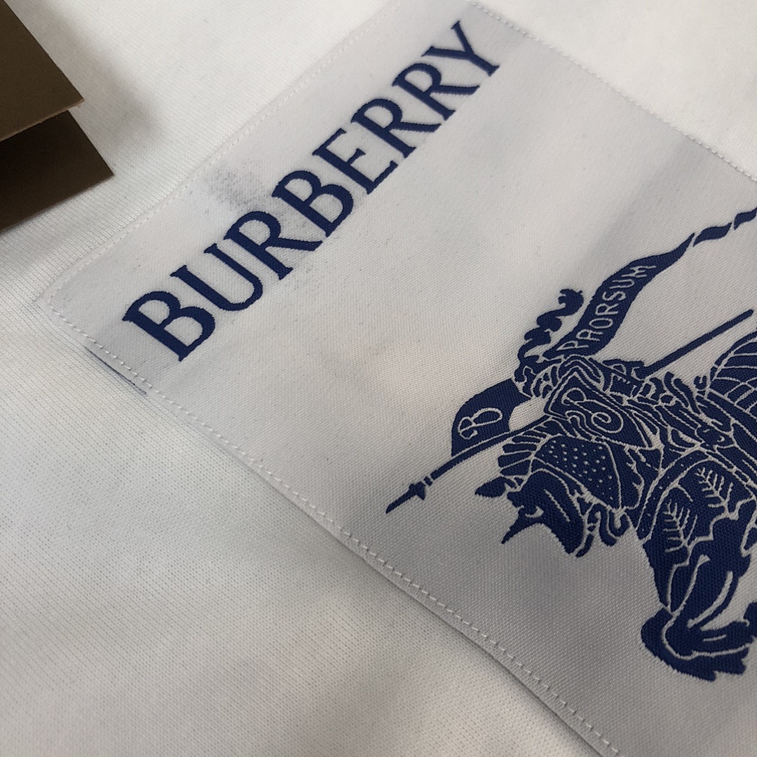 Burberry T-Shirt detail view 1