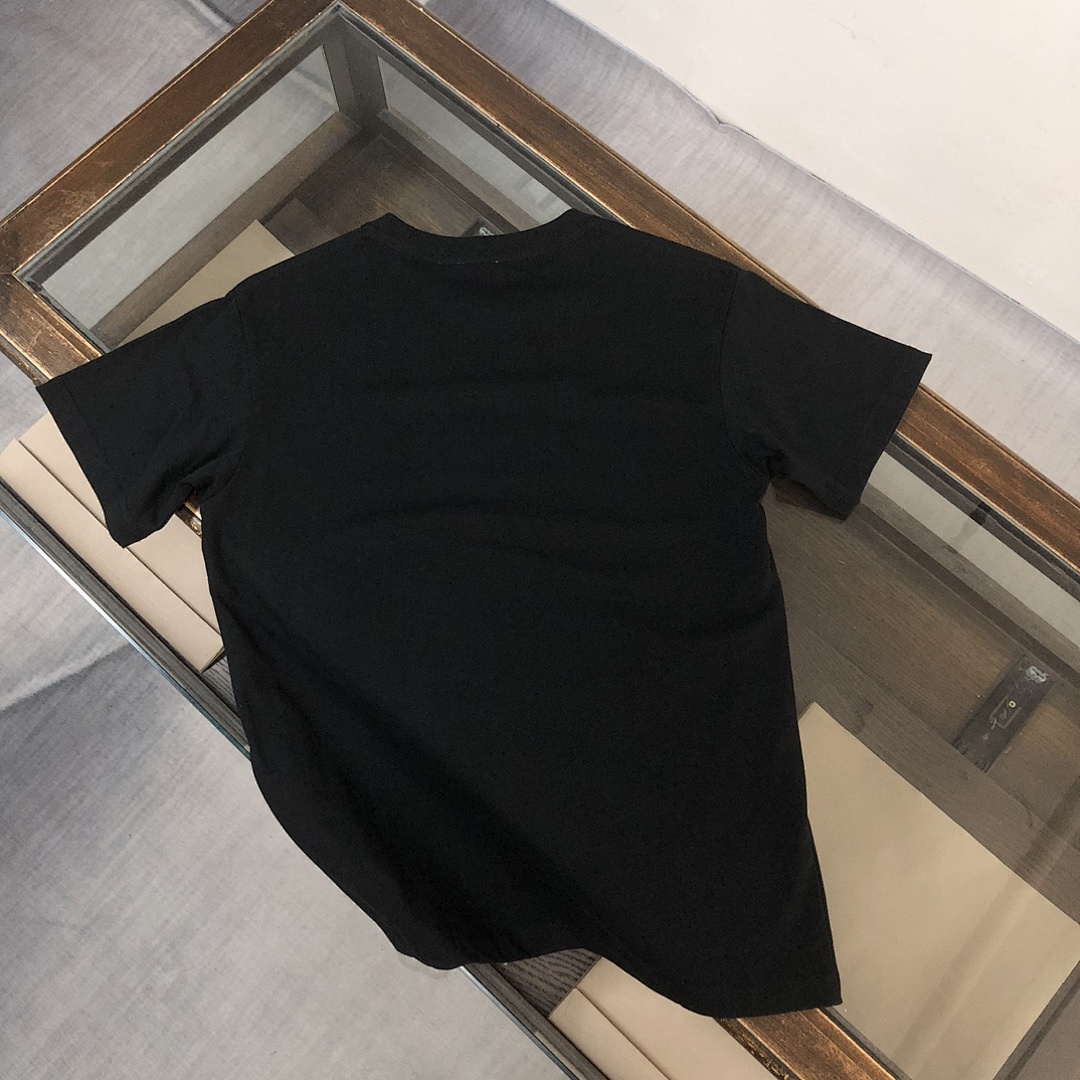 Burberry T-Shirt Style 002 detail view 5