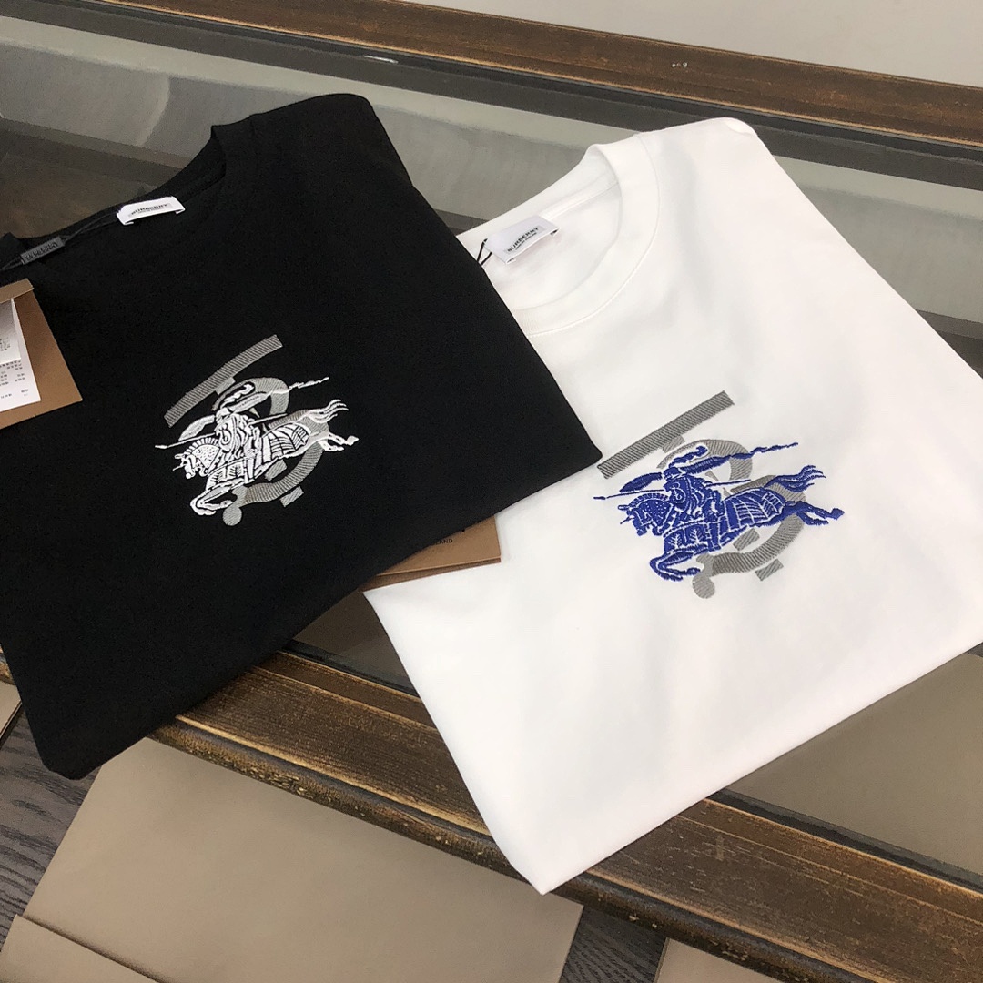 Burberry T-Shirt Style 003 detail view 7
