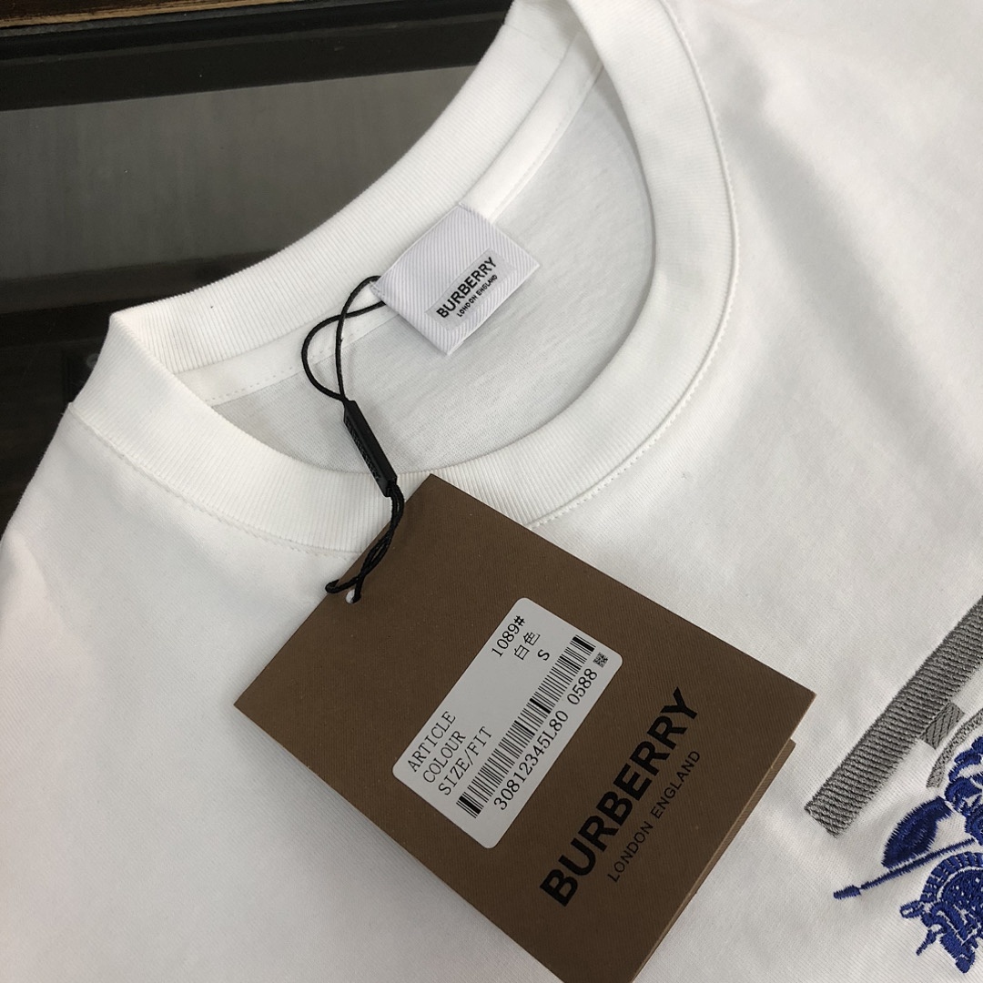 Burberry T-Shirt Style 004 detail view 3