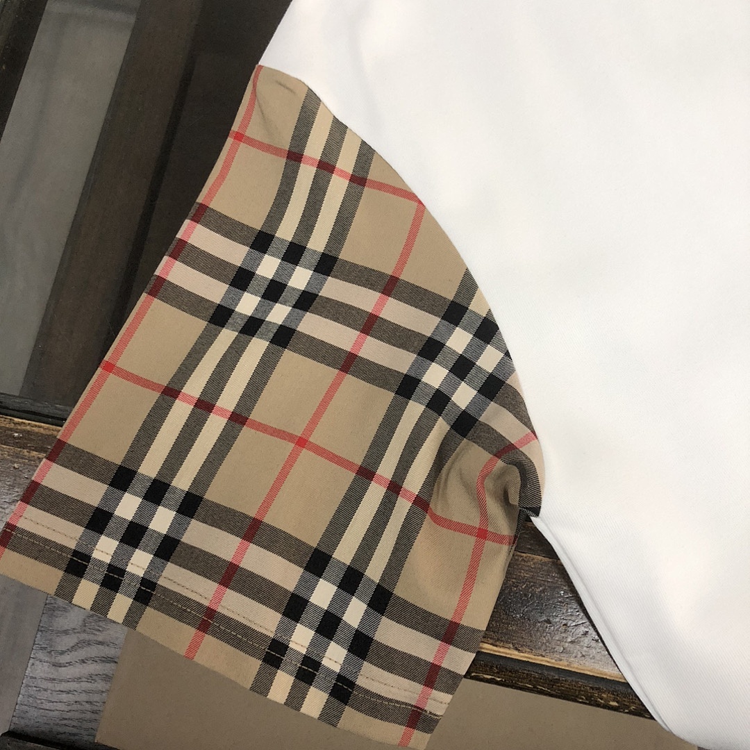 Burberry T-Shirt Style 012 detail view 2
