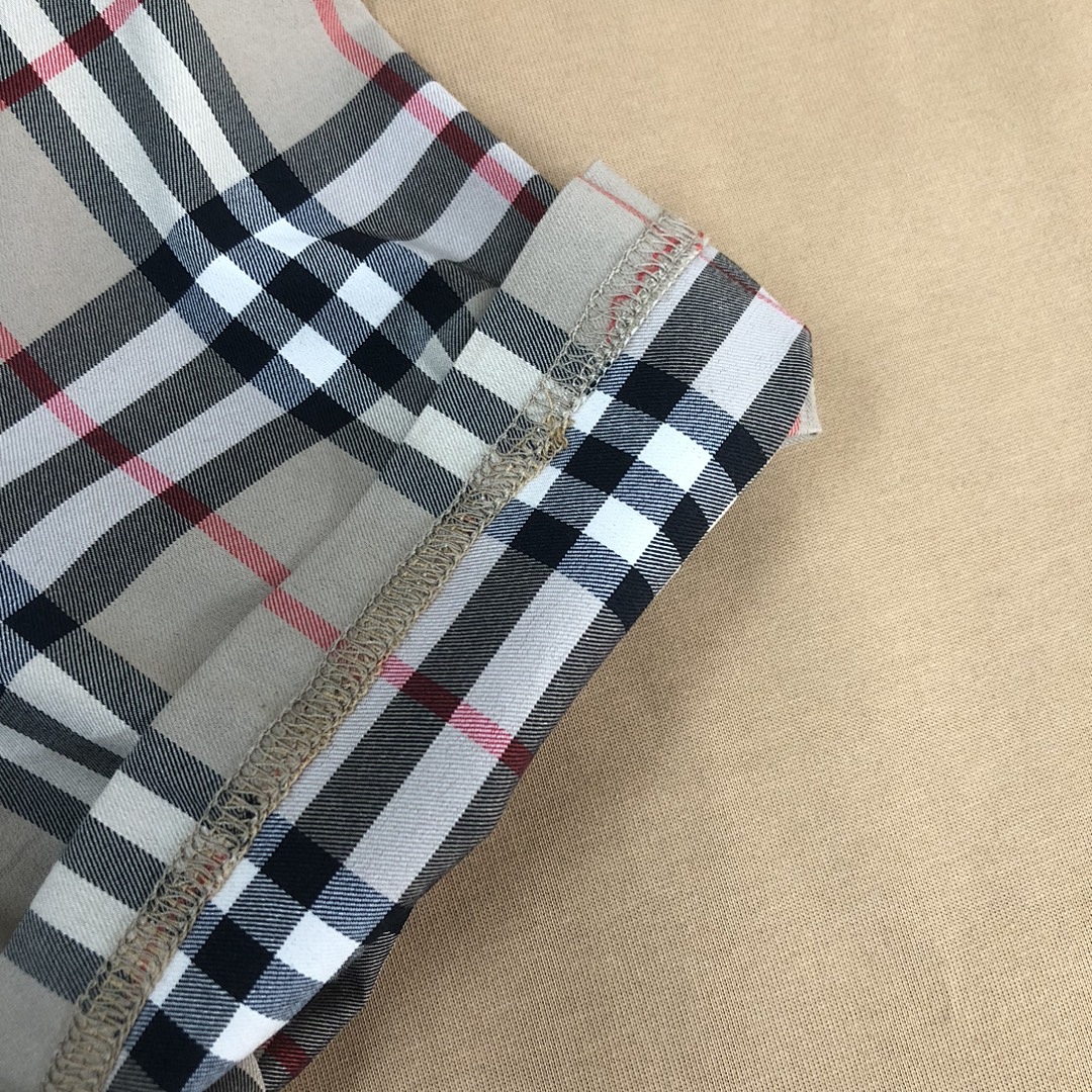 Burberry T-Shirt Style 013 detail view 1