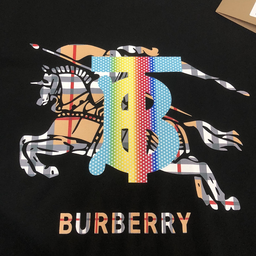 Burberry T-Shirt Style 014 detail view 2
