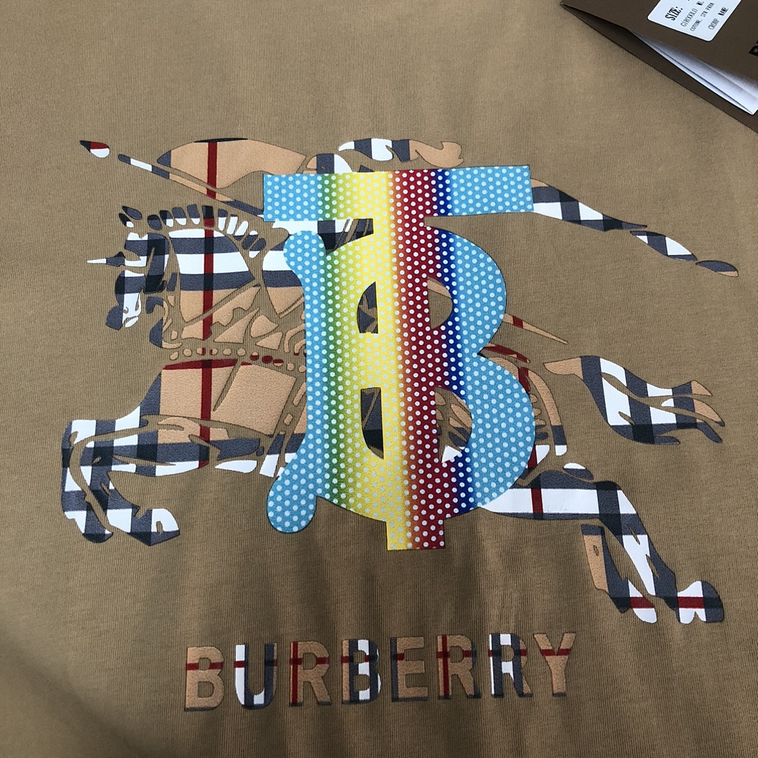 Burberry T-Shirt Style 016 detail view 3
