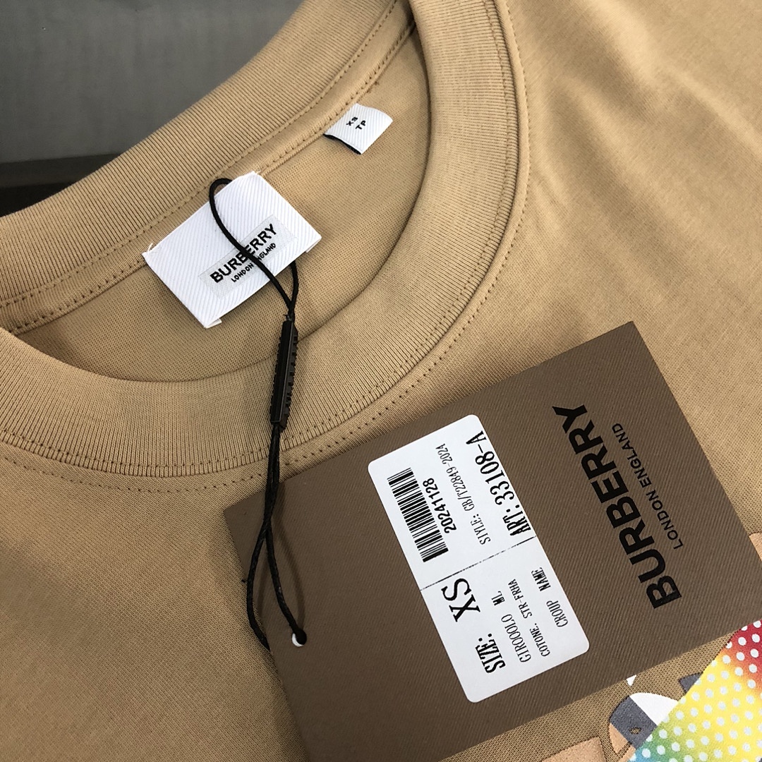 Burberry T-Shirt Style 016 detail view 4