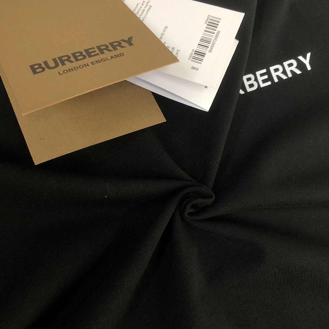 Burberry T-Shirt Style 021 detail view 2