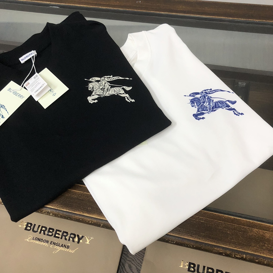 Burberry T-Shirt Style 025 detail view 5